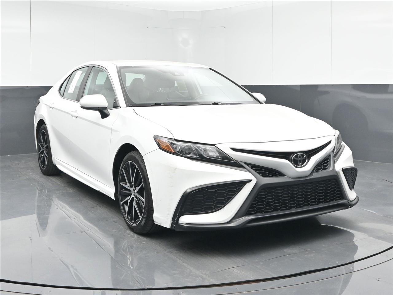 2021 Toyota Camry SE FWD