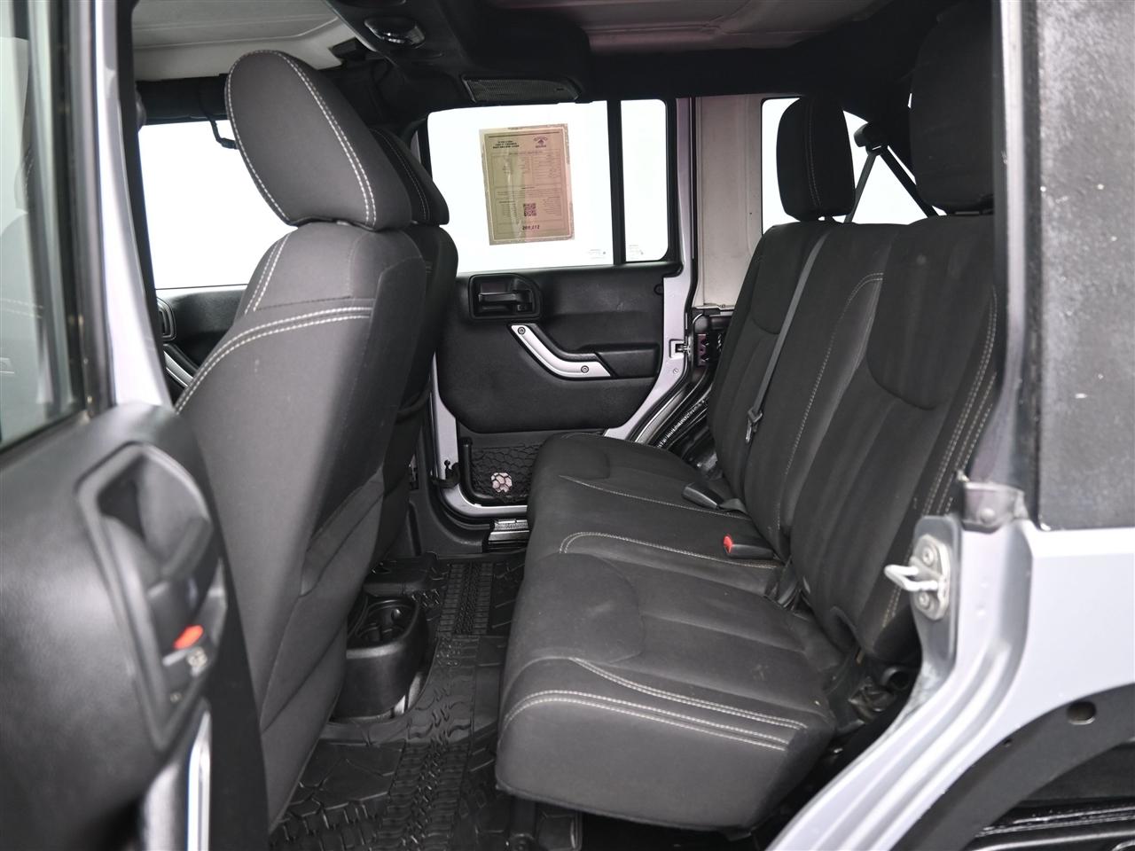 Jeep Wrangler Unlimited Sahara 4WD 2015