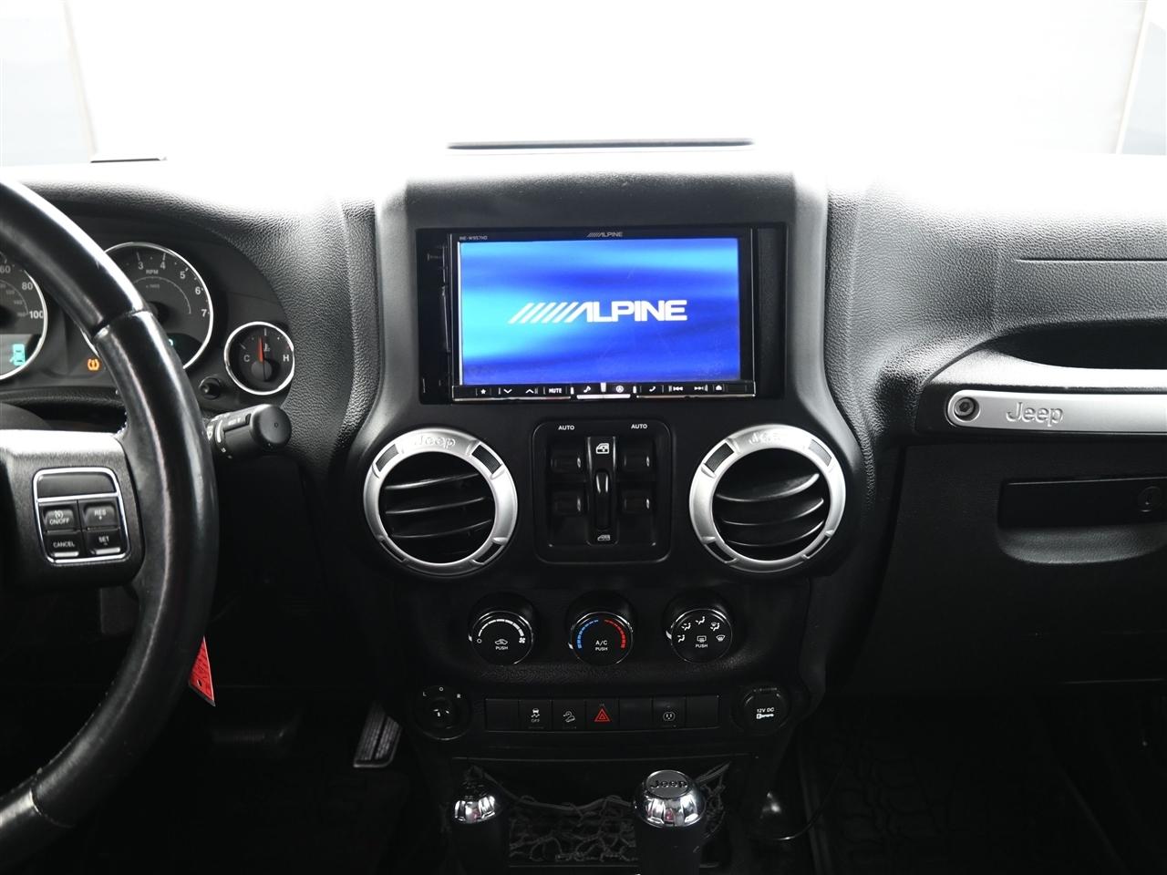 Jeep Wrangler Unlimited Sahara 4WD 2015