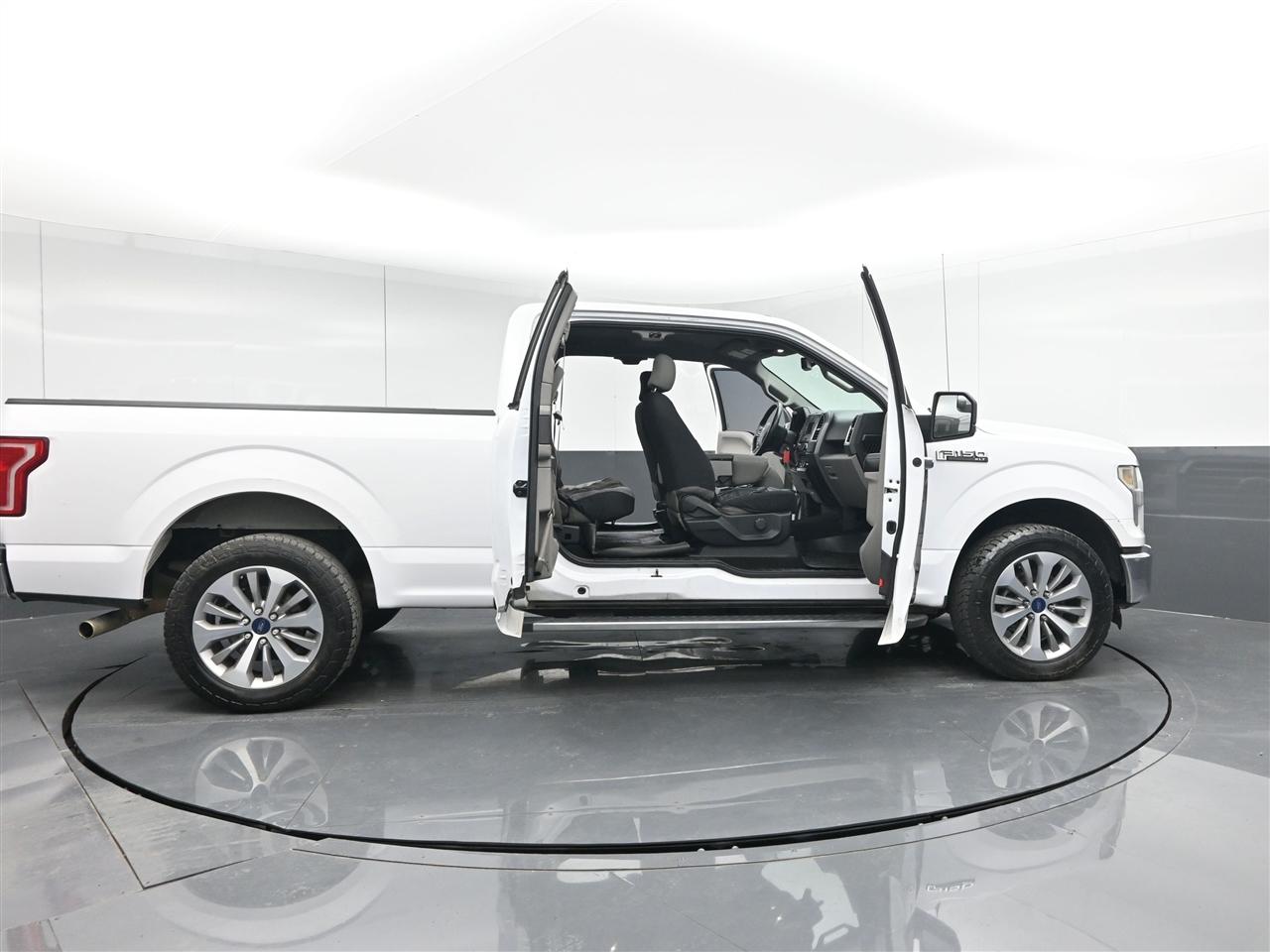 Ford F-150 XLT SuperCab 8-ft. 2WD 2015