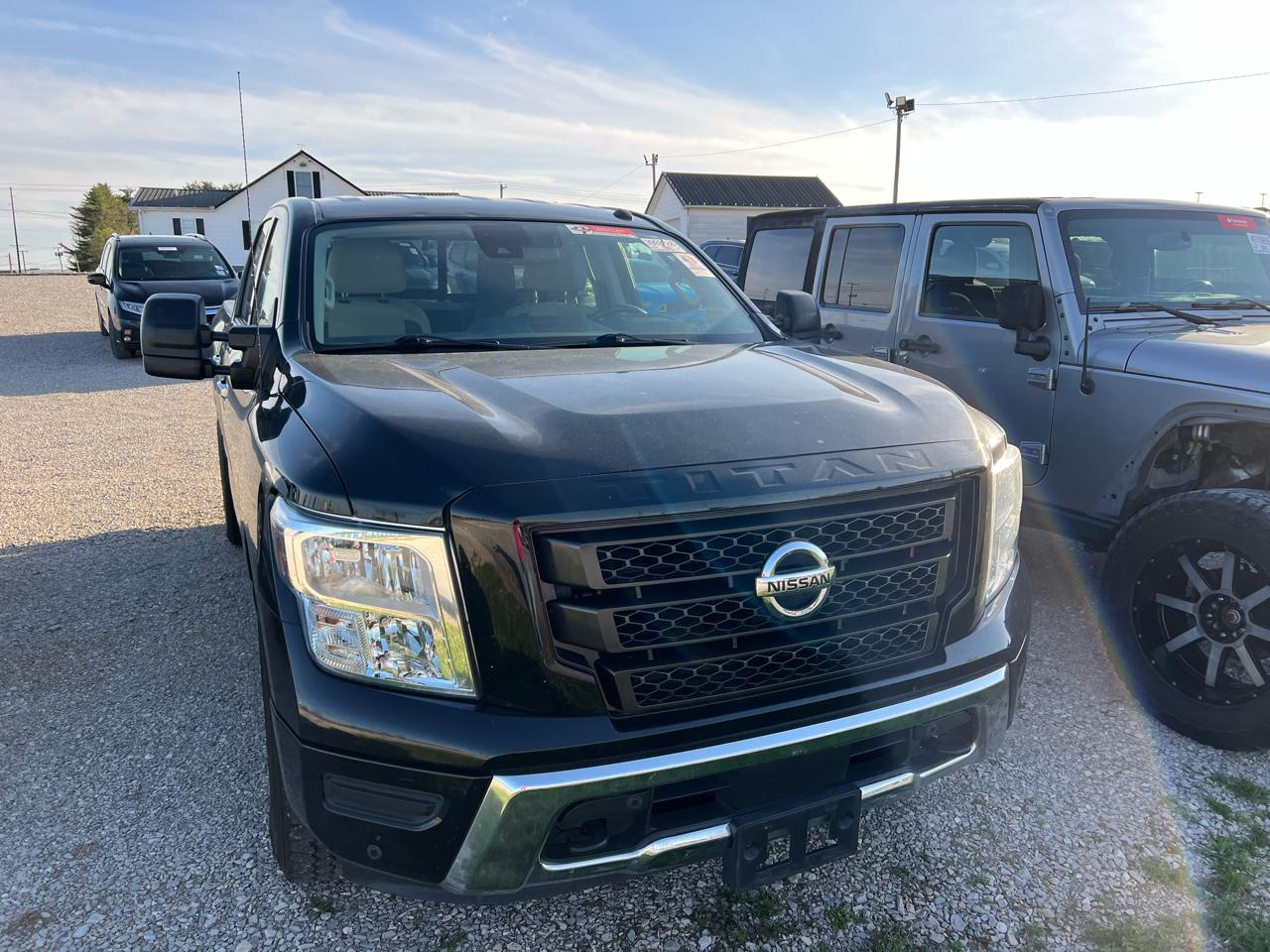 Nissan Titan SV Crew Cab 4WD 2021