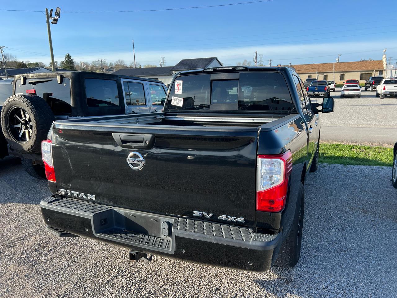 Nissan Titan SV Crew Cab 4WD 2021
