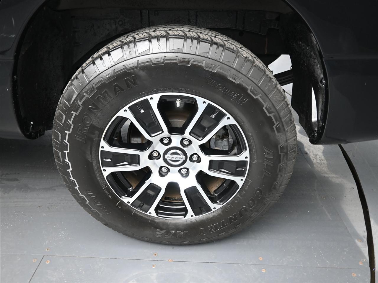 Nissan Titan SV Crew Cab 4WD 2021