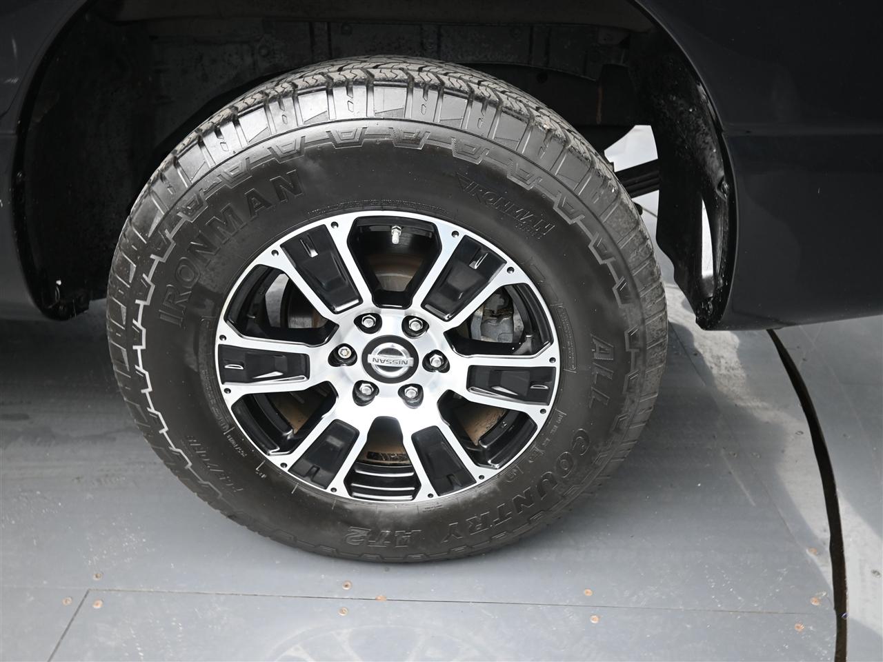 Nissan Titan SV Crew Cab 4WD 2021