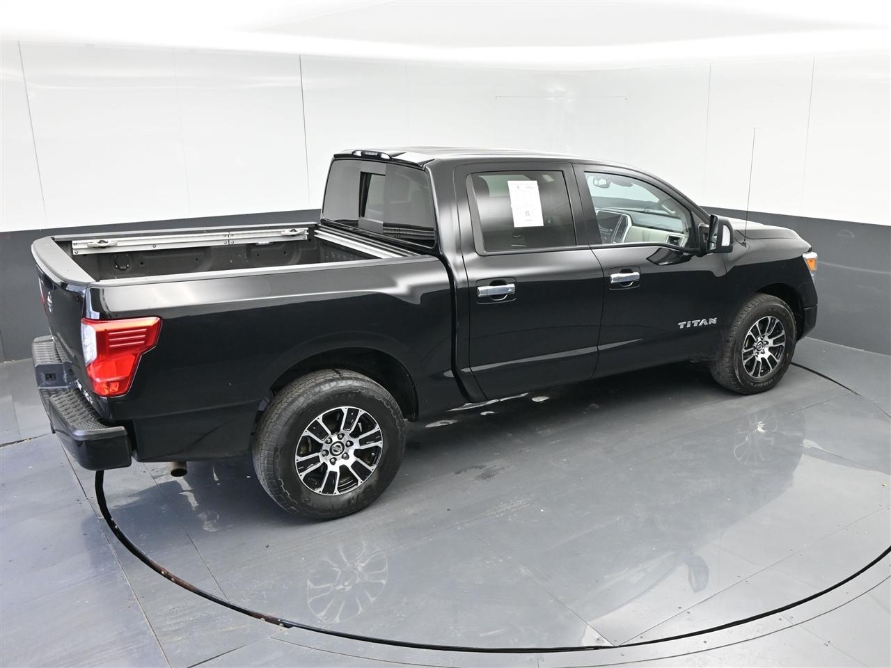 Nissan Titan SV Crew Cab 4WD 2021