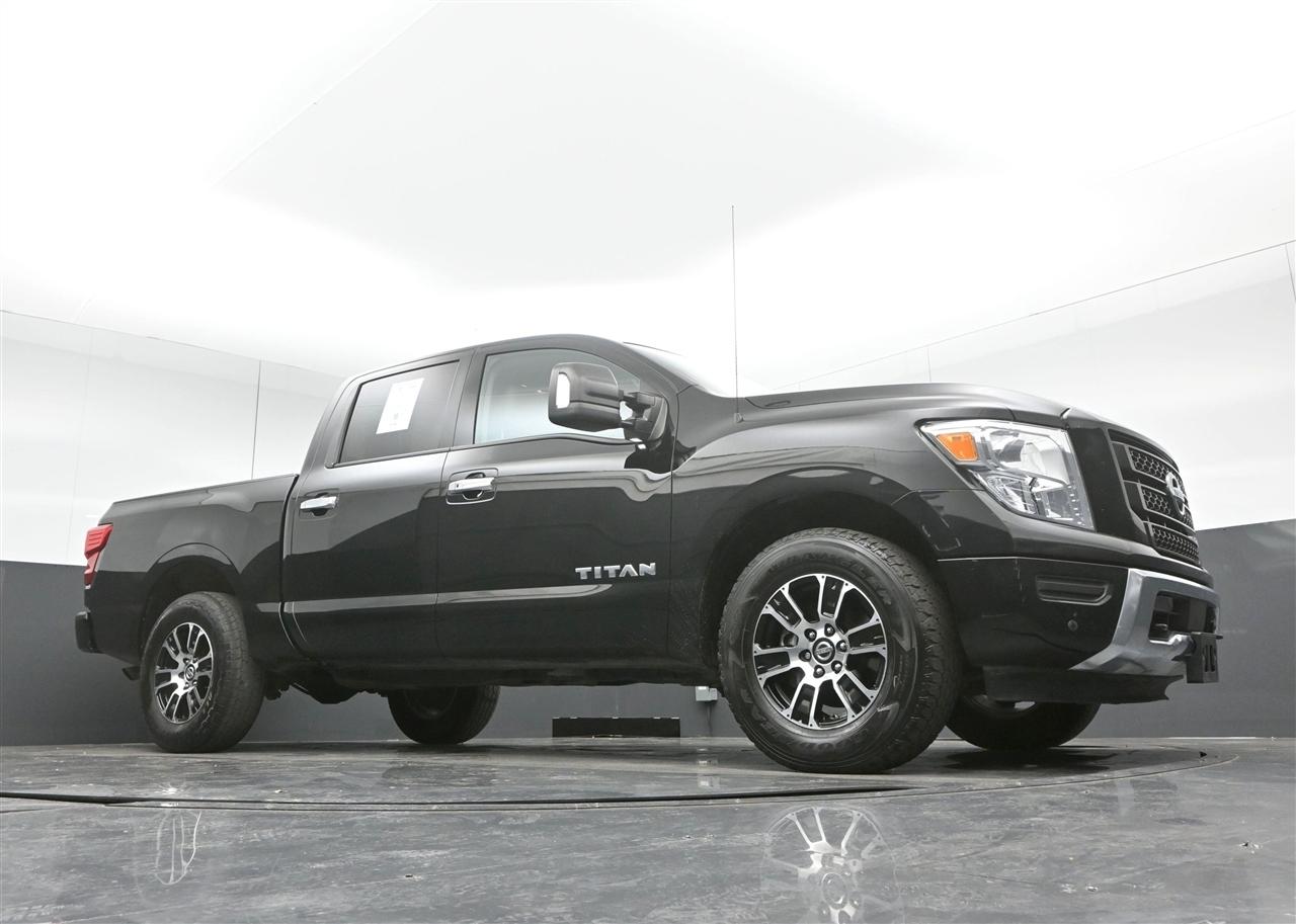 Nissan Titan SV Crew Cab 4WD 2021