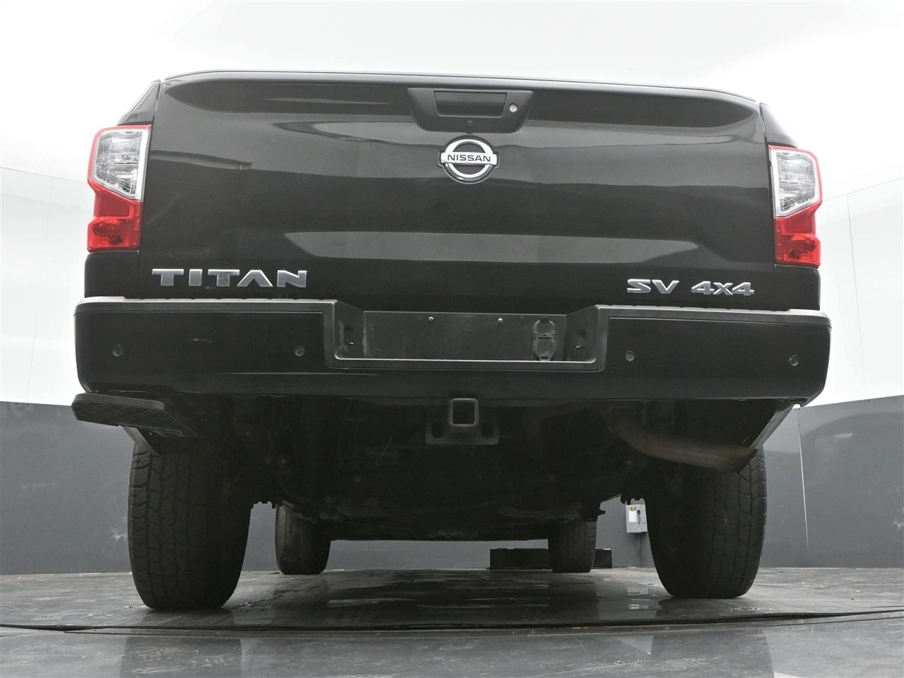 Nissan Titan SV Crew Cab 4WD 2021