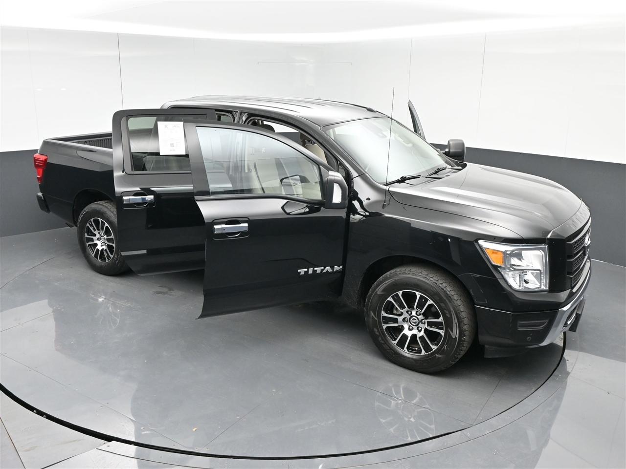Nissan Titan SV Crew Cab 4WD 2021
