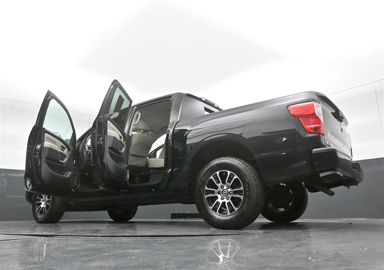 Nissan Titan SV Crew Cab 4WD 2021