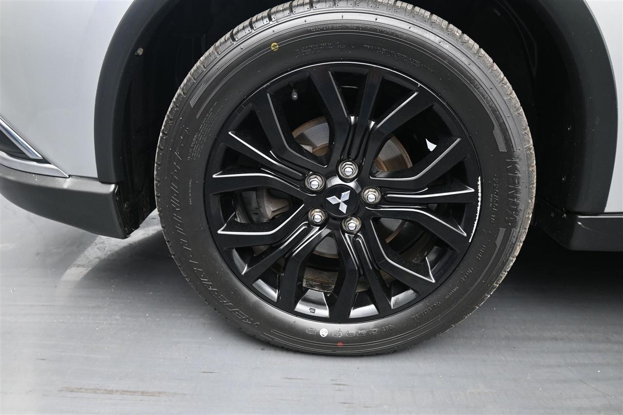 Mitsubishi Outlander SEL AWD 2018