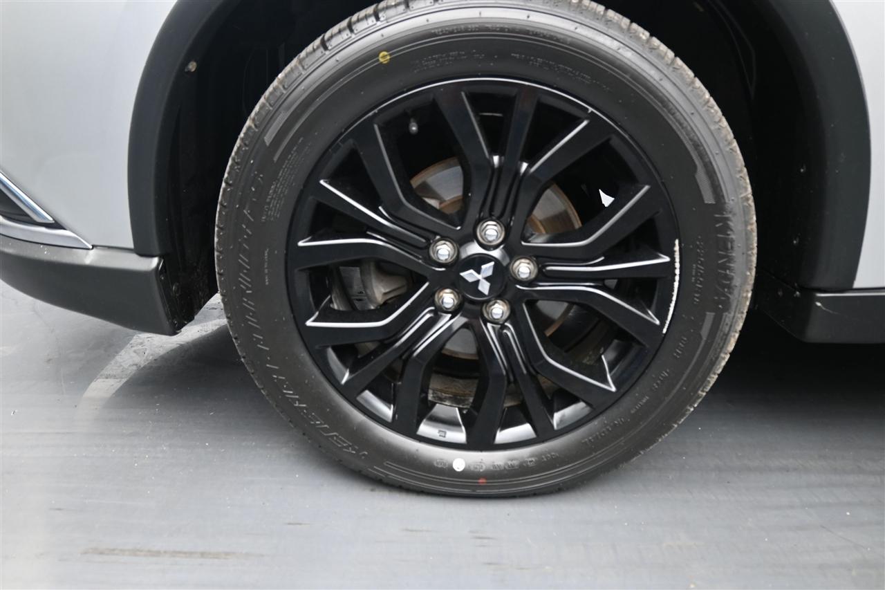 Mitsubishi Outlander SEL AWD 2018