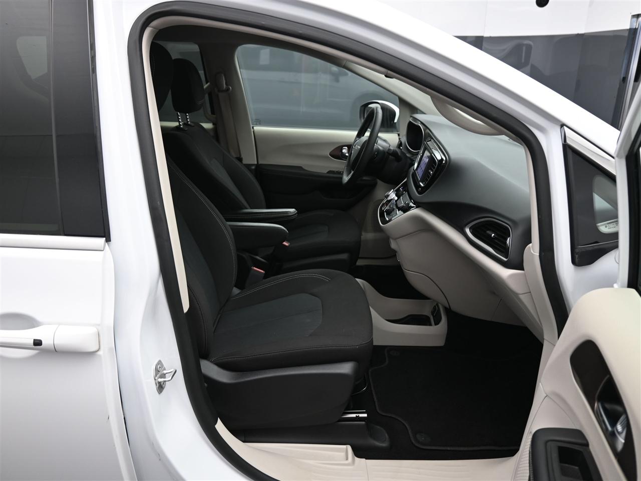 Chrysler Voyager LX 2023