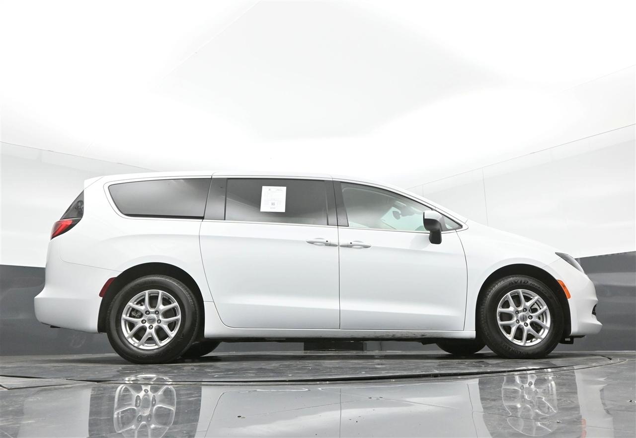 Chrysler Voyager LX 2023