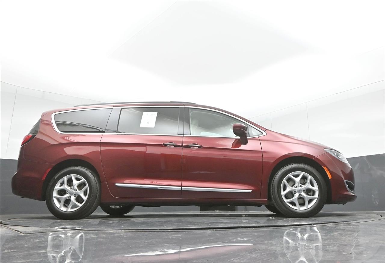 Chrysler Pacifica Touring-L 2017