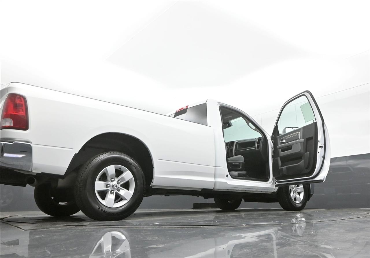RAM 1500 Tradesman Regular Cab LWB 2WD 2016