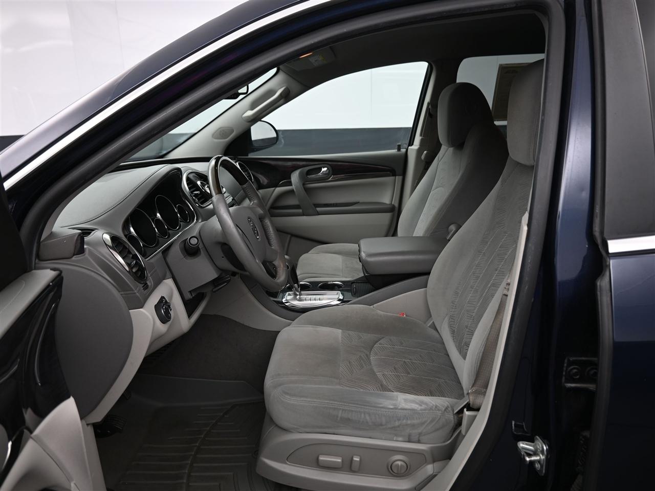 Buick Enclave Convenience FWD 2016