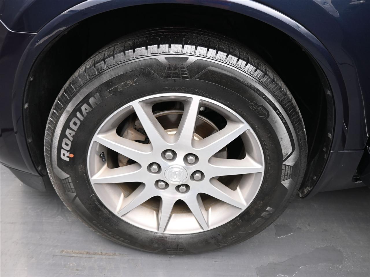 Buick Enclave Convenience FWD 2016