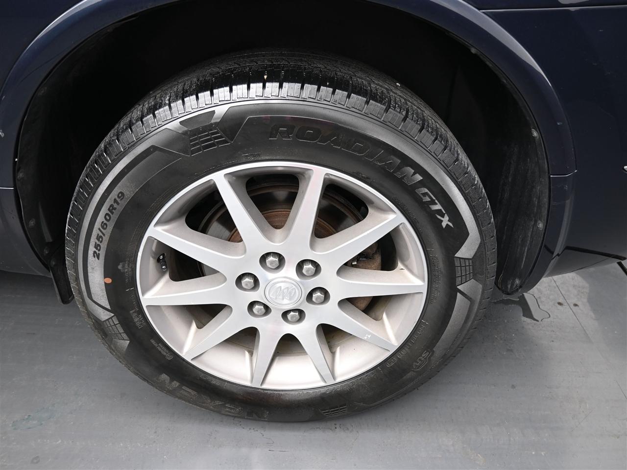 Buick Enclave Convenience FWD 2016