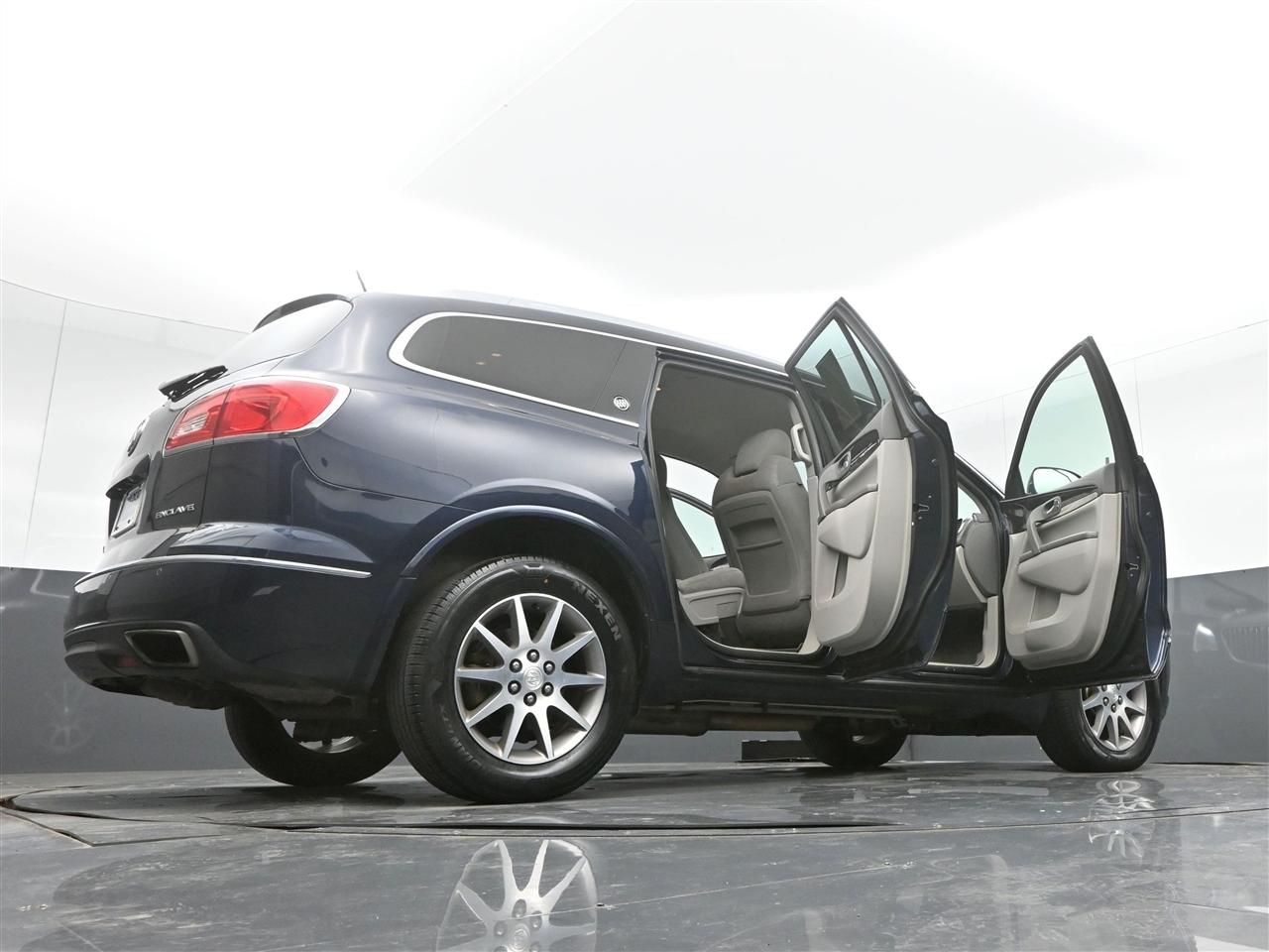 Buick Enclave Convenience FWD 2016