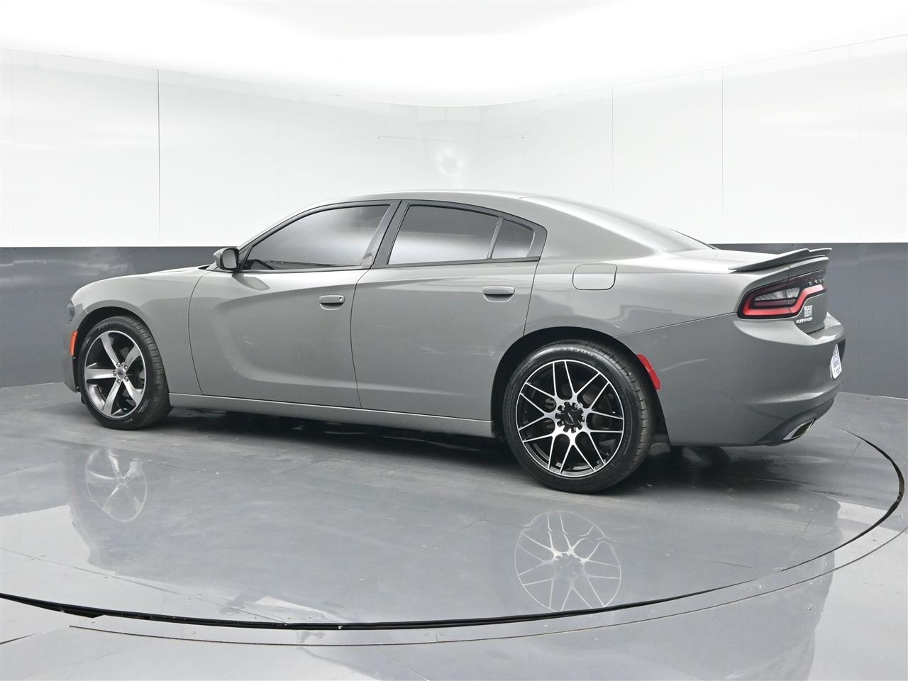 Dodge Charger SE 2017