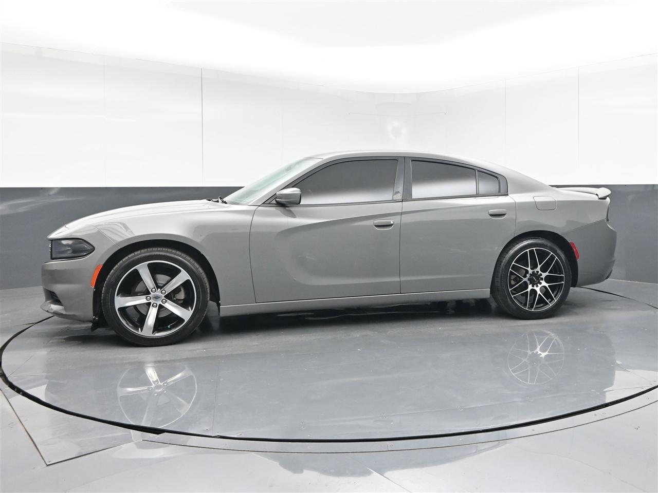 Dodge Charger SE 2017