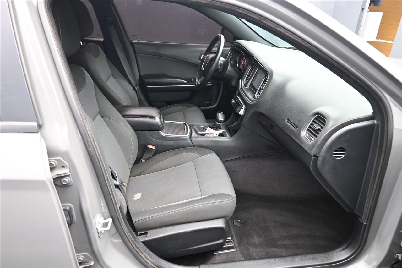 Dodge Charger SE 2017