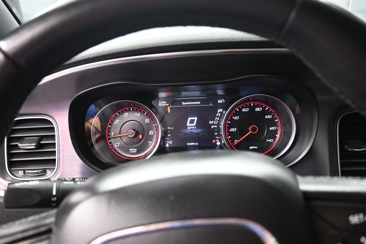 Dodge Charger SE 2017