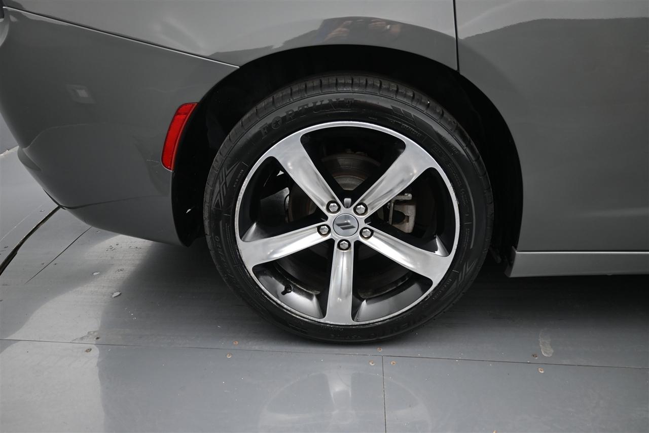 Dodge Charger SE 2017