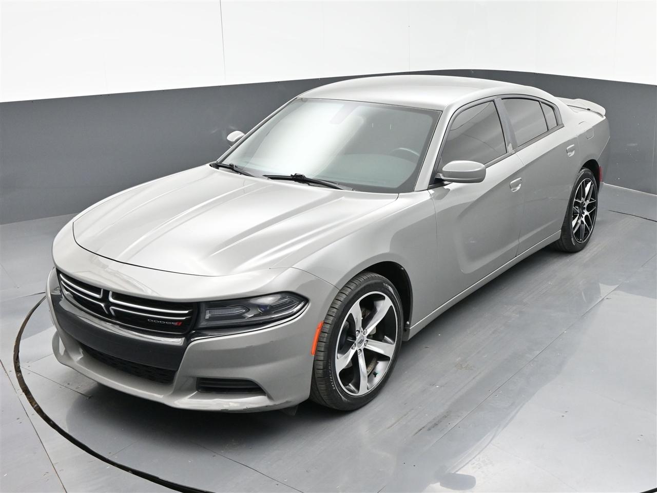 Dodge Charger SE 2017