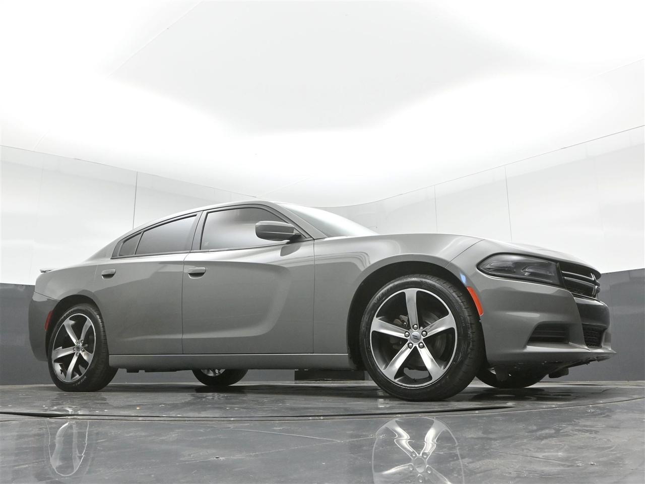 Dodge Charger SE 2017