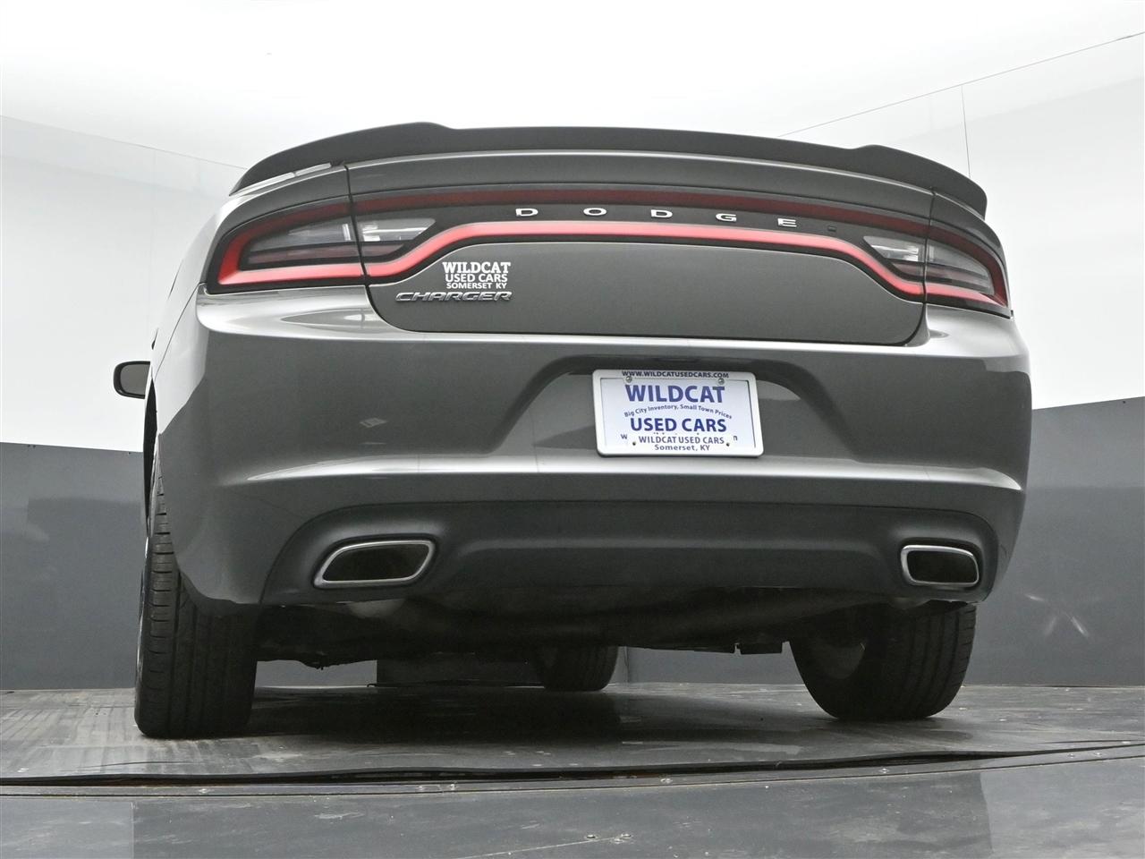 Dodge Charger SE 2017