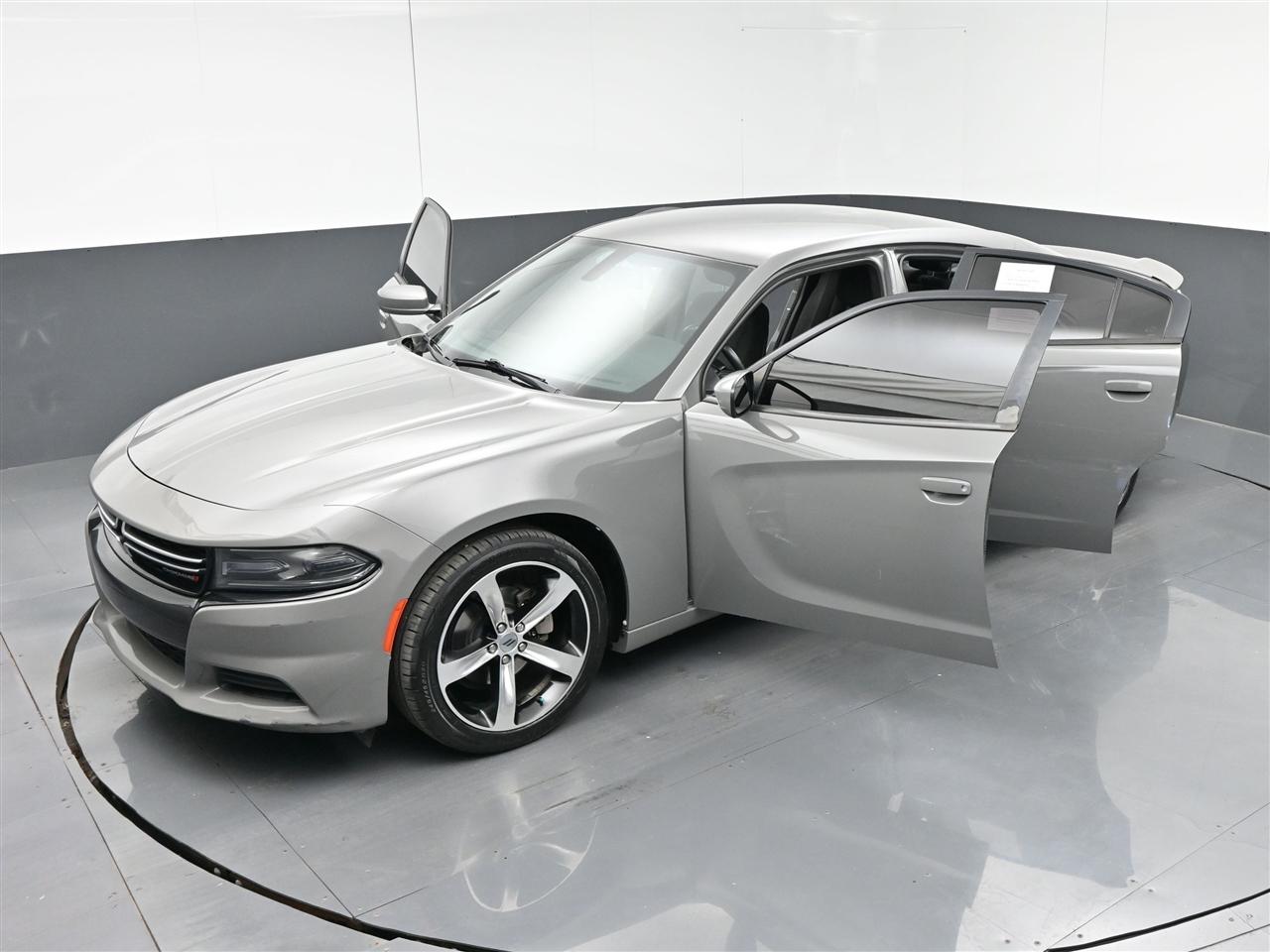 Dodge Charger SE 2017