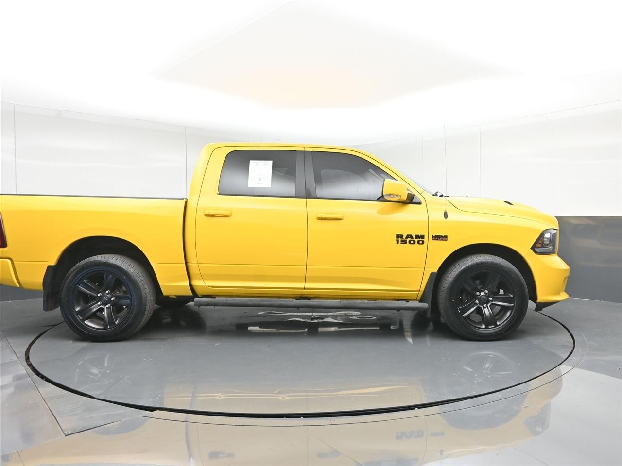 RAM 1500 Sport Crew Cab SWB 4WD 2016