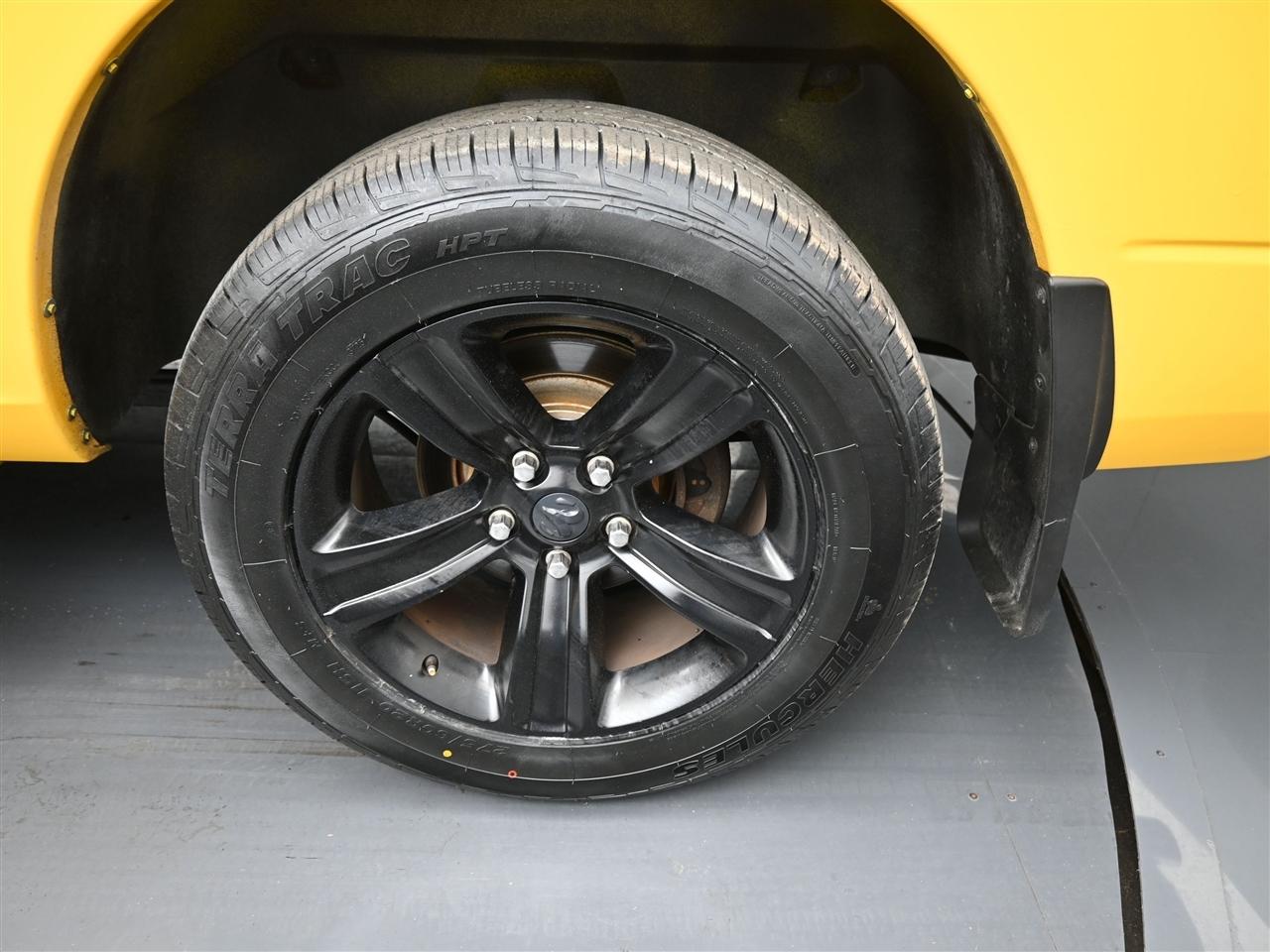 RAM 1500 Sport Crew Cab SWB 4WD 2016