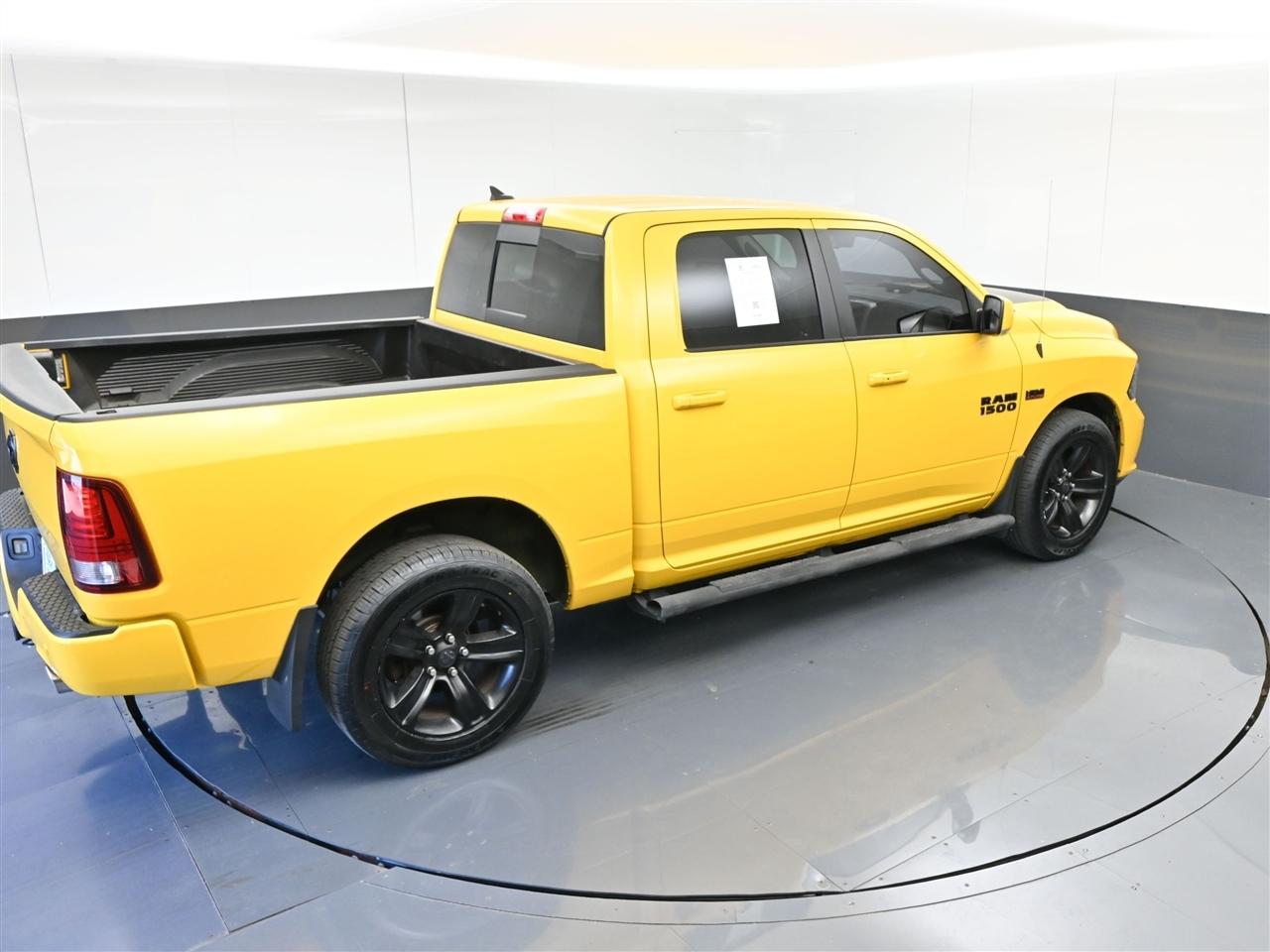 RAM 1500 Sport Crew Cab SWB 4WD 2016