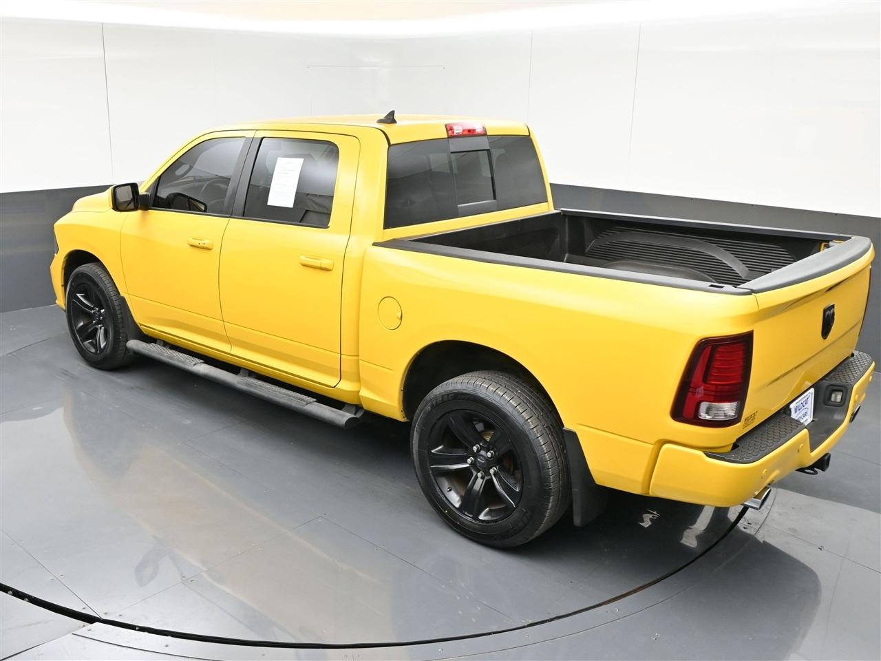 RAM 1500 Sport Crew Cab SWB 4WD 2016