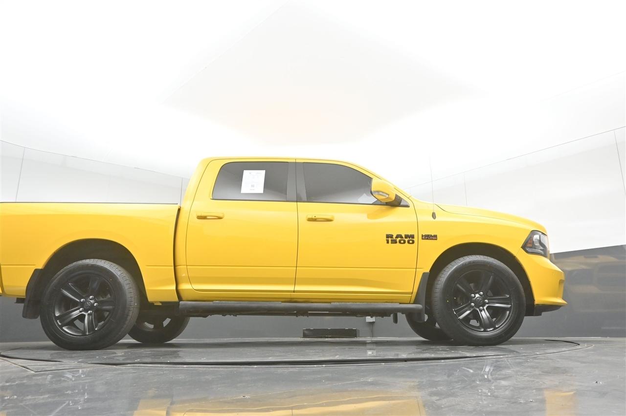 RAM 1500 Sport Crew Cab SWB 4WD 2016