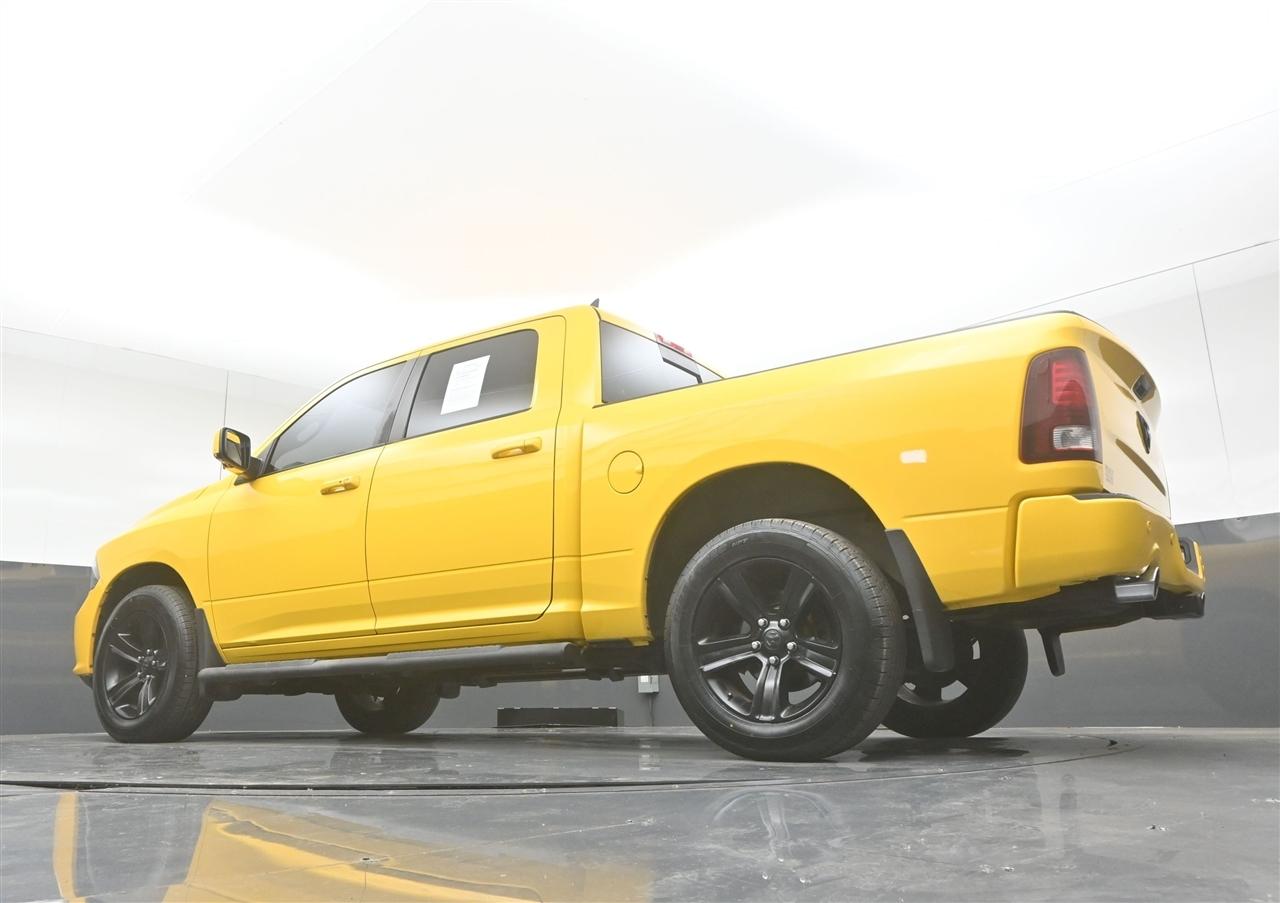 RAM 1500 Sport Crew Cab SWB 4WD 2016