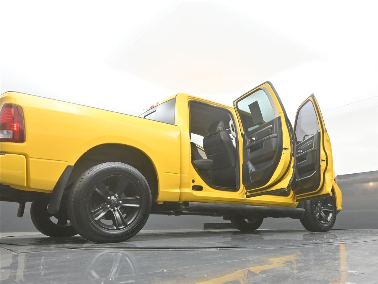 RAM 1500 Sport Crew Cab SWB 4WD 2016