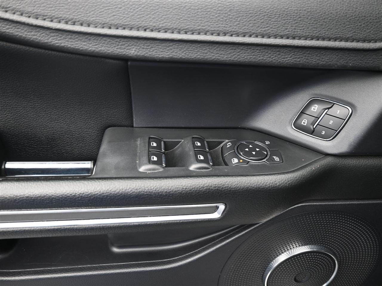 Ford Expedition XLT 4WD 2019