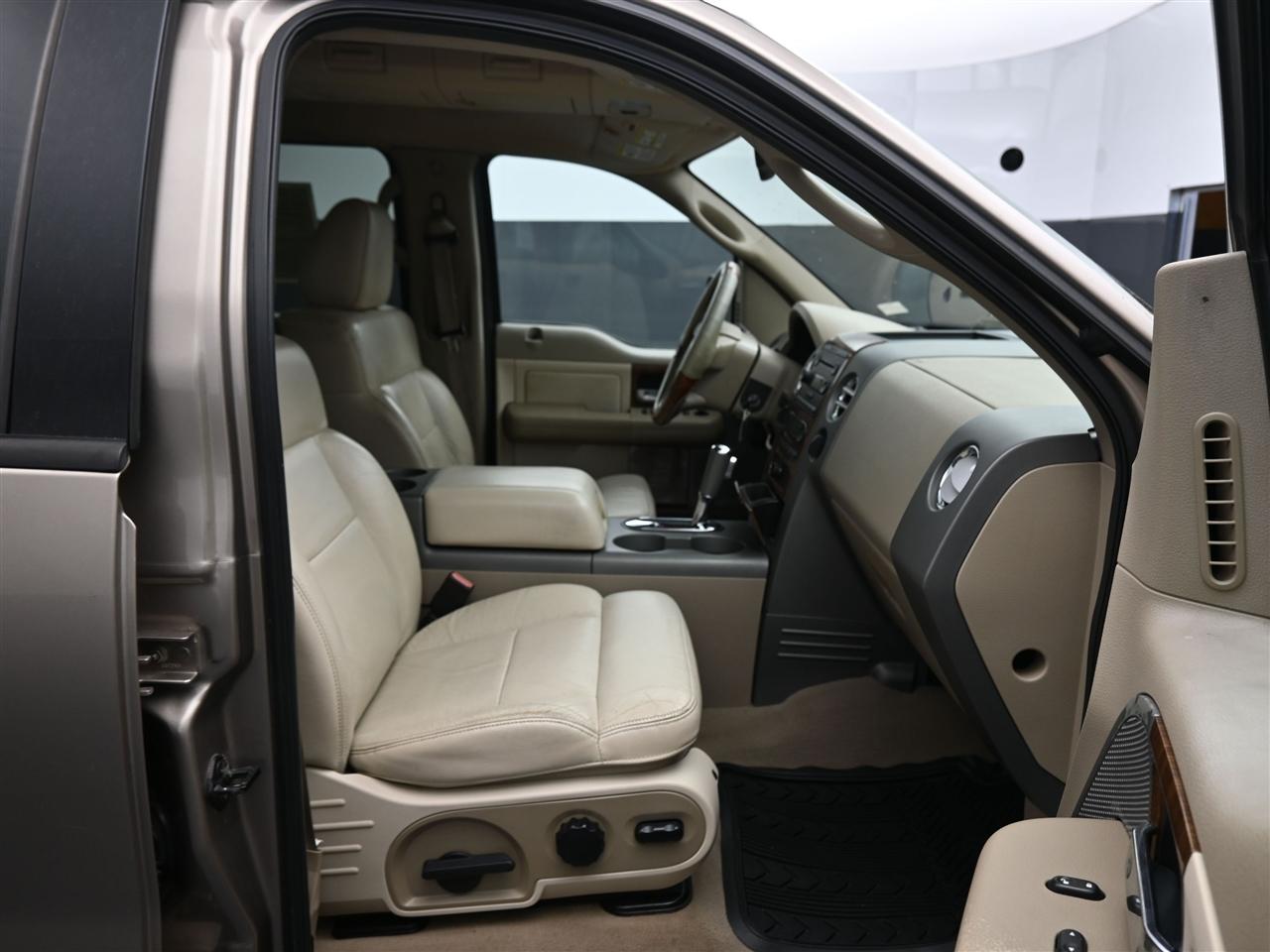 Ford F-150 Lariat SuperCrew 4WD 2004