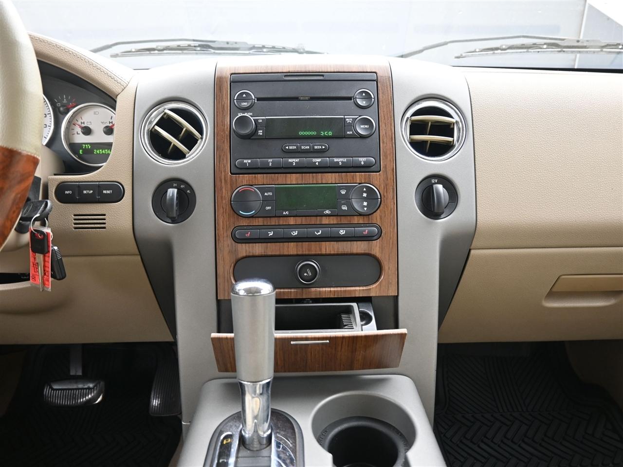 Ford F-150 Lariat SuperCrew 4WD 2004