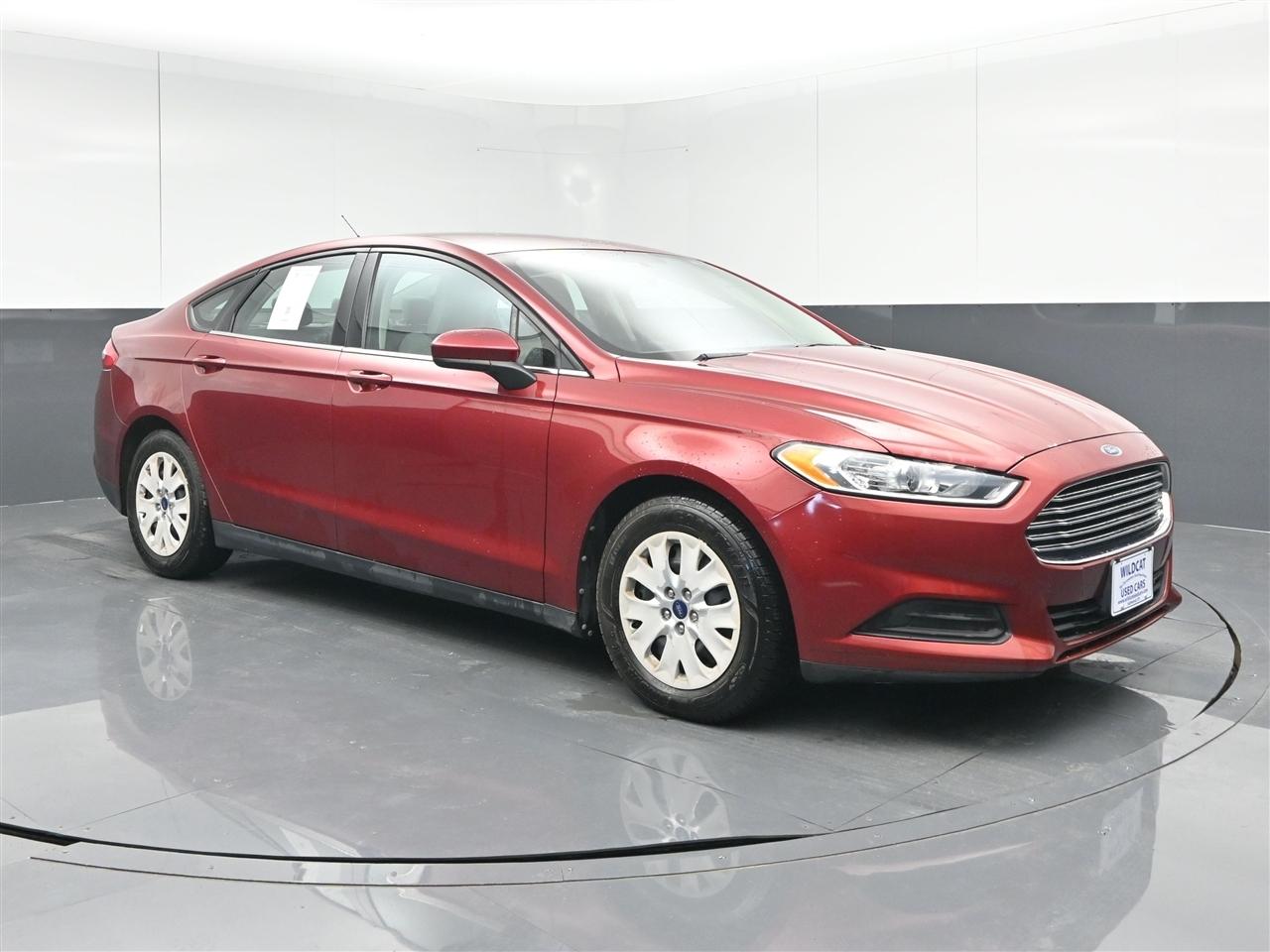 Ford Fusion S 2013