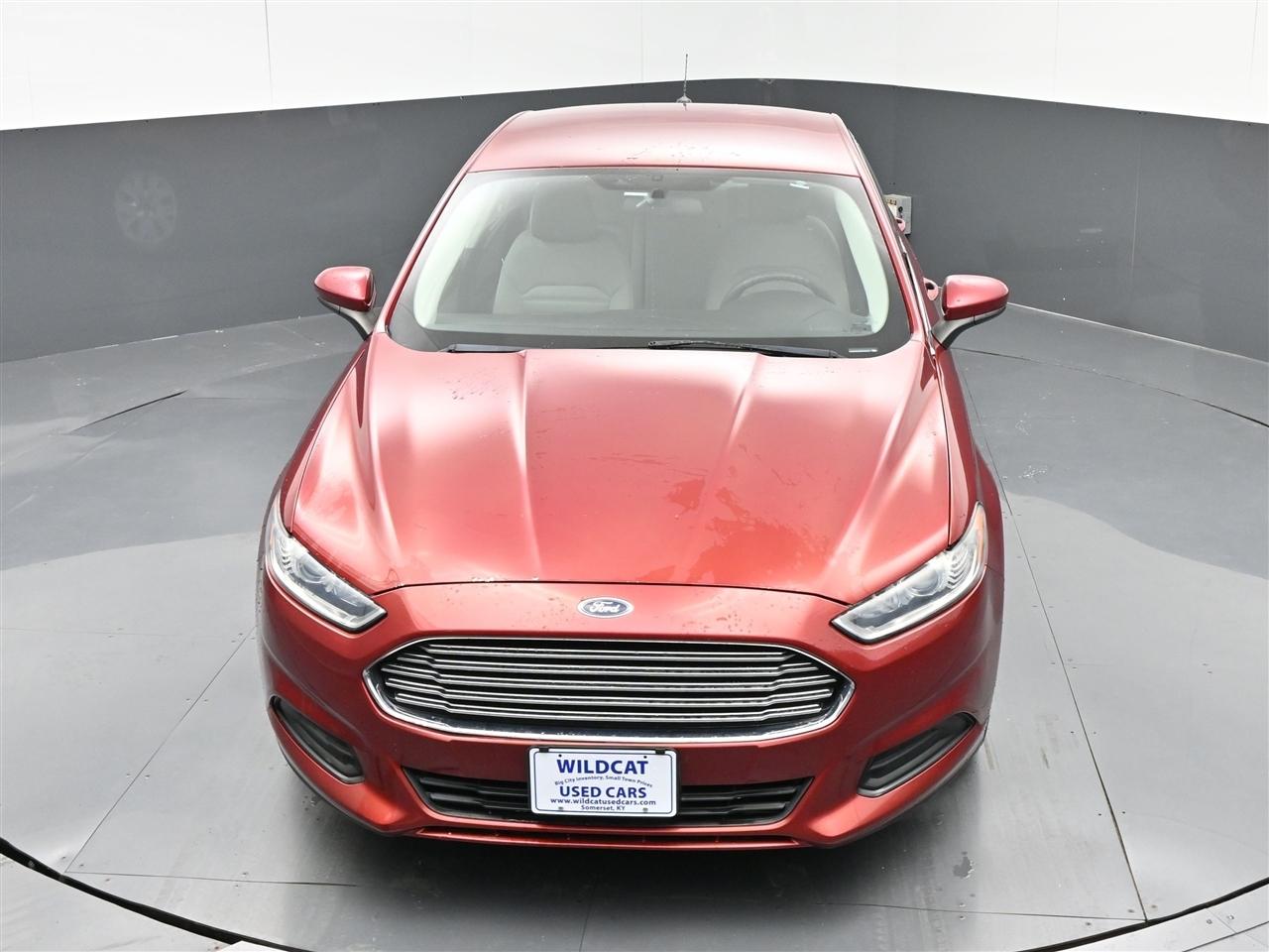 Ford Fusion S 2013