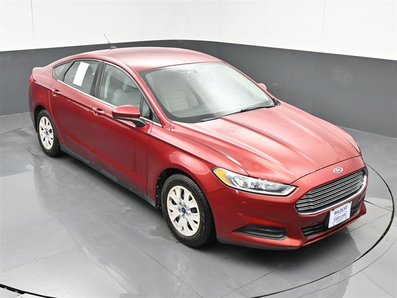 Ford Fusion S 2013