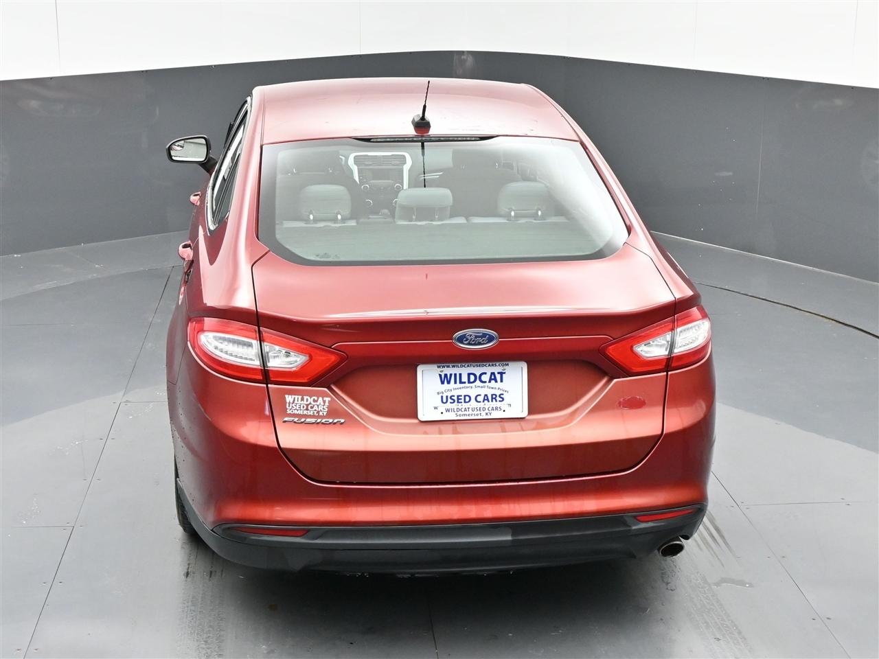 Ford Fusion S 2013