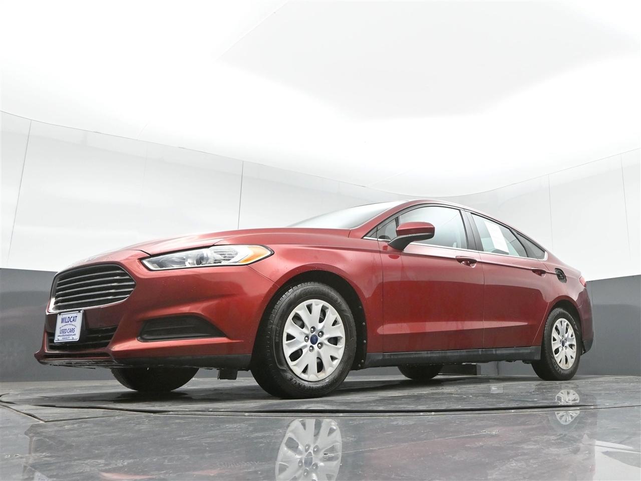 Ford Fusion S 2013