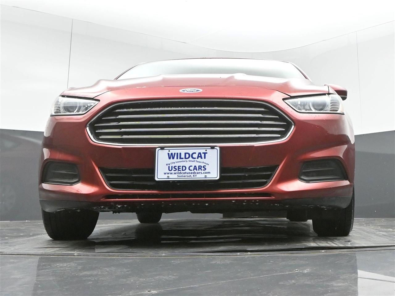 Ford Fusion S 2013