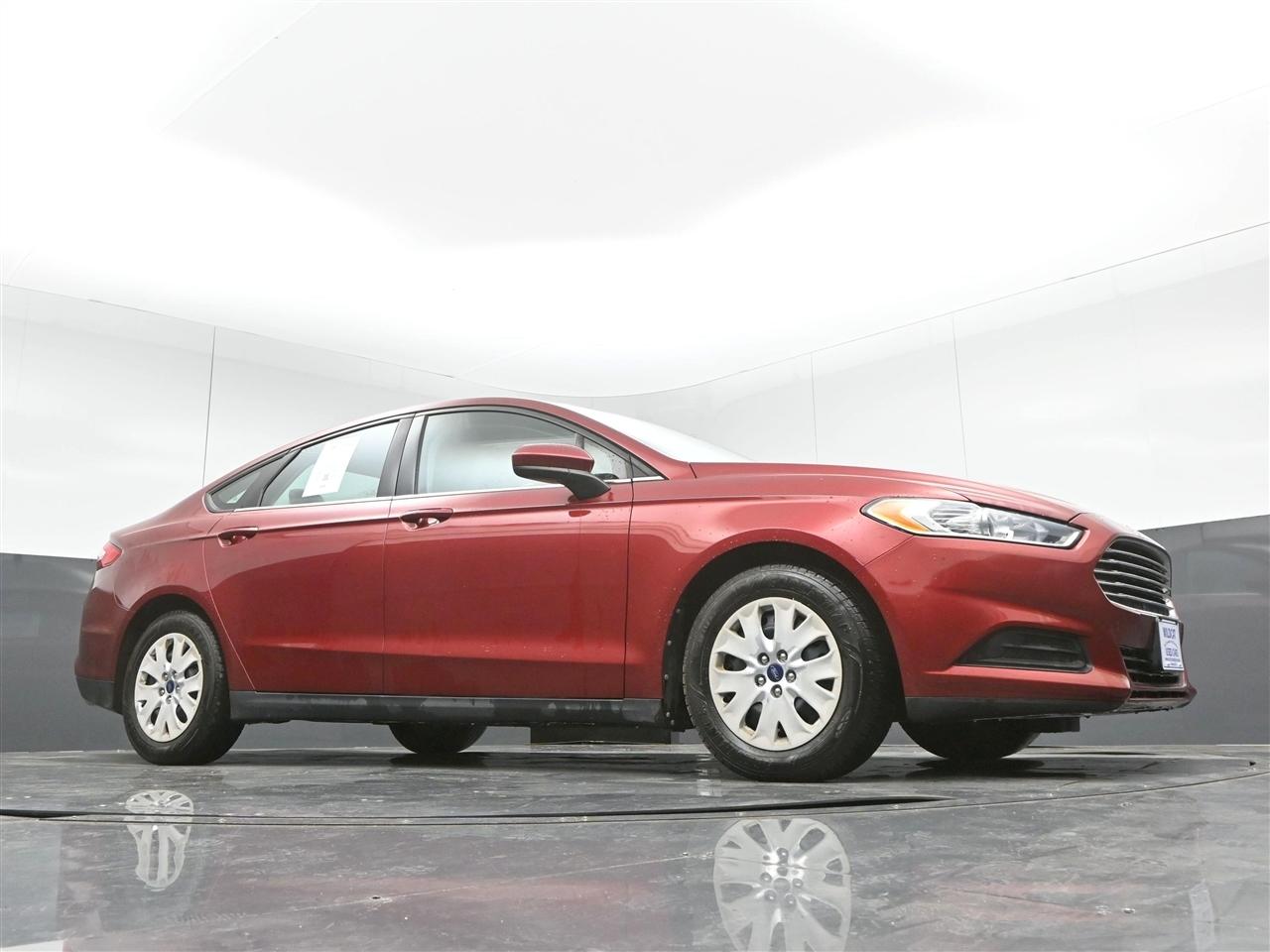 Ford Fusion S 2013