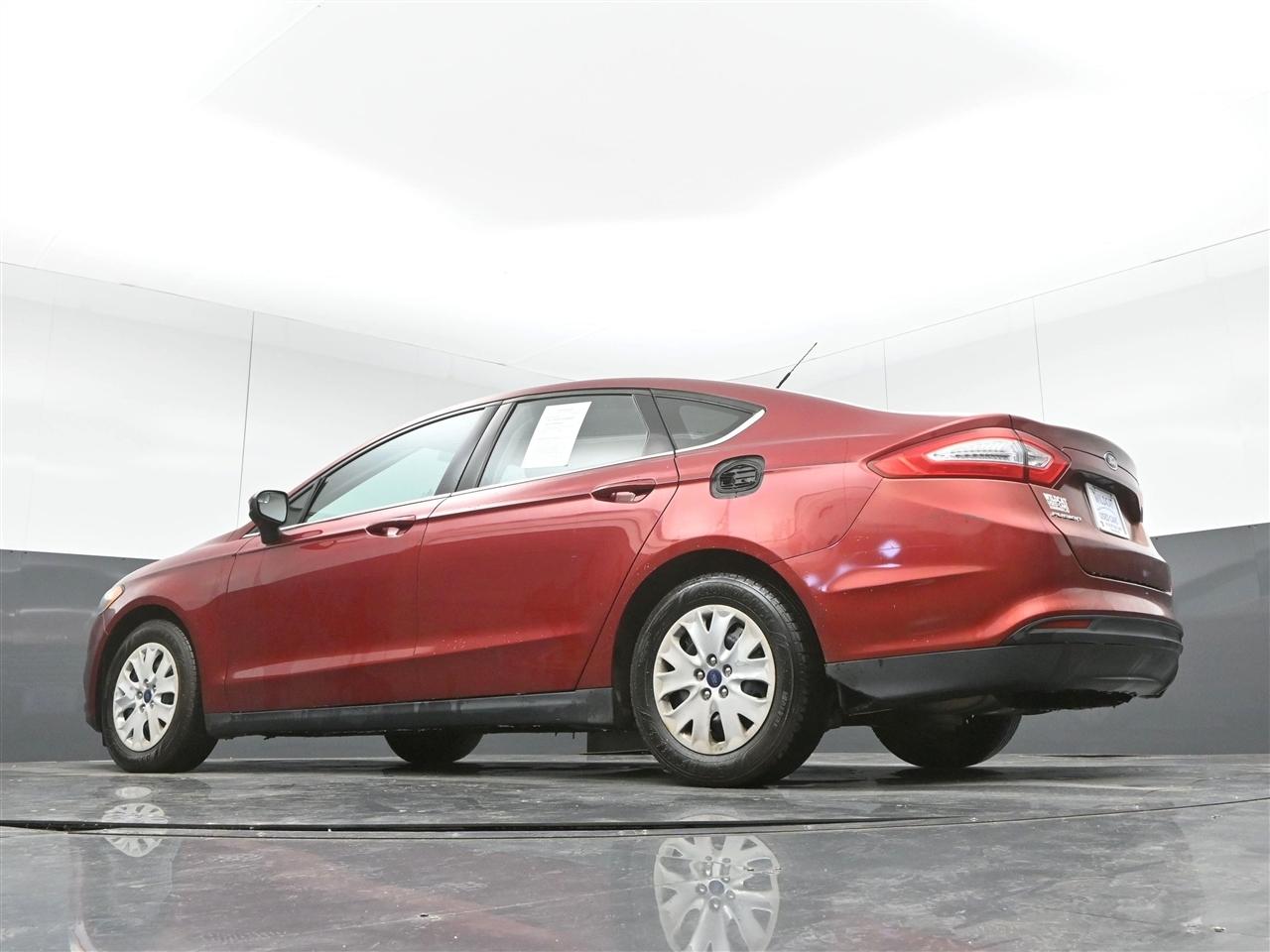 Ford Fusion S 2013